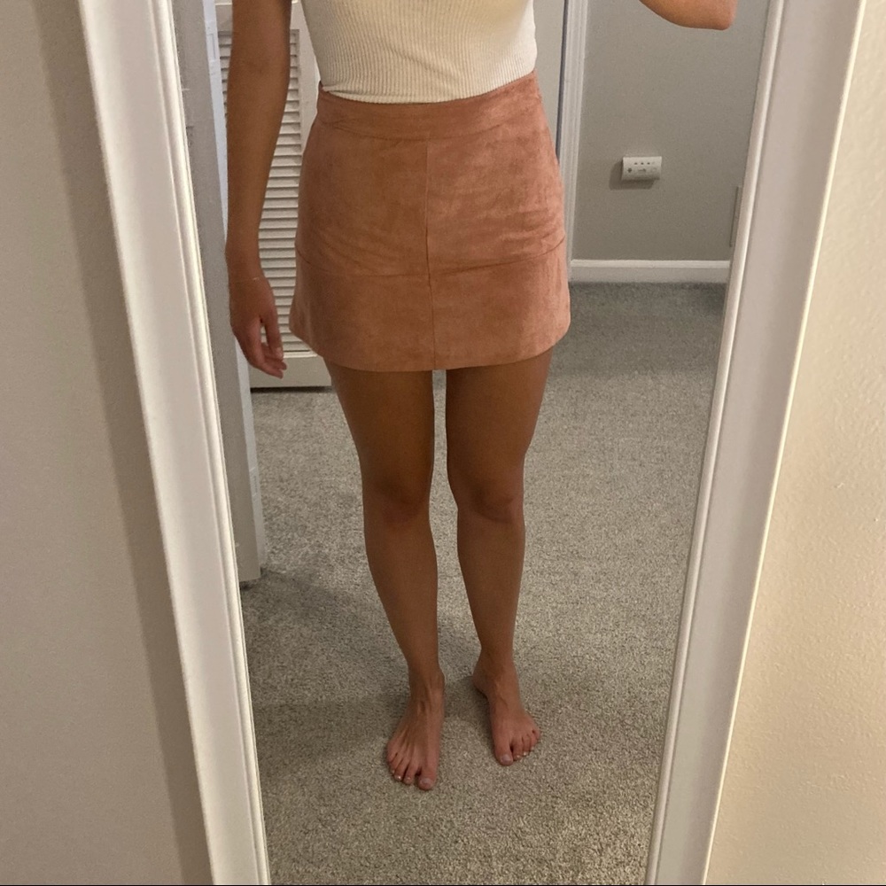 Lulu’s pink faux suede skirt